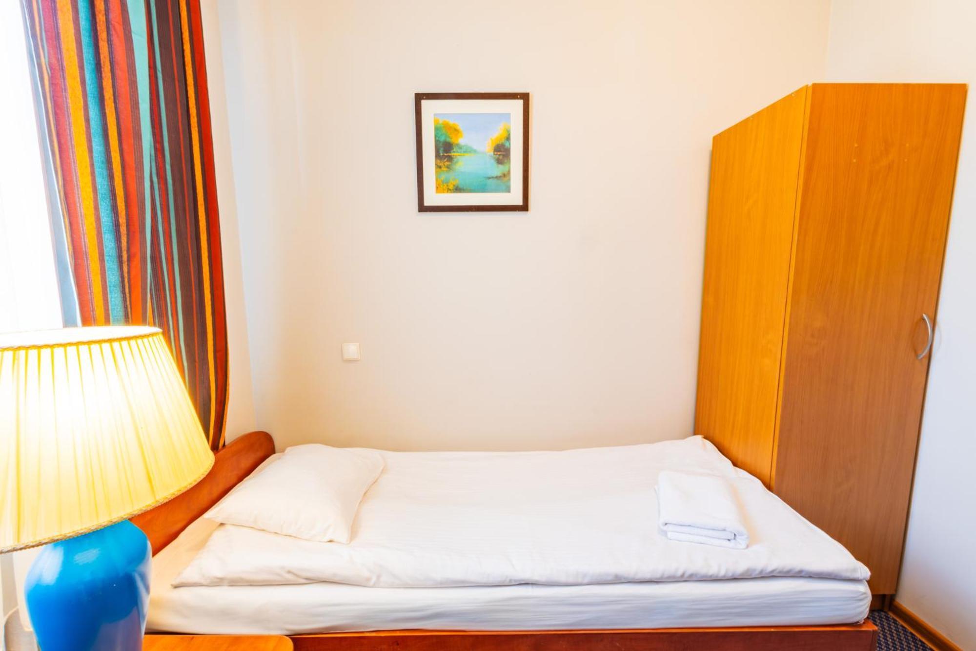 Noclegi Stadion Bed & Breakfast Varşovia Exterior foto